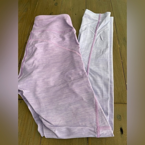 Outdoor Voices lavender leggings 7/8 NWOT - Picture 2 of 4